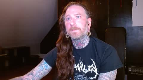 Snapshot of longhair021 chatting on 02.11.25 longhair online show from 02.11.25