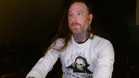 Snapshot of longhair021 chatting on 02.18.25 longhair online show from 02.18.25