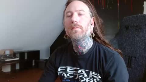 Snapshot of longhair021 chatting on 02.21.25 longhair online show from 02.21.25