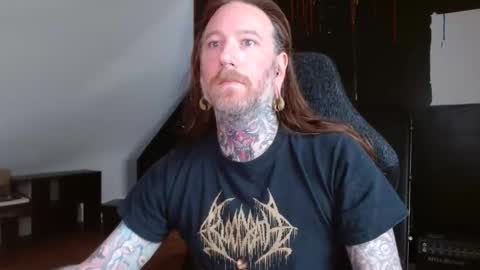 Snapshot of longhair021 chatting on 03.01.25 longhair online show from 03.01.25