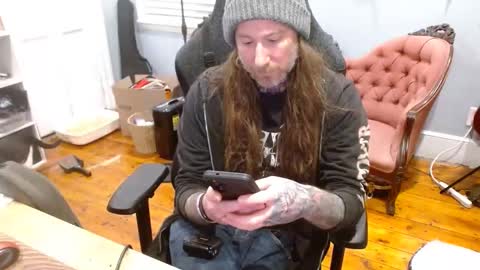 Snapshot of longhair021 chatting on 10.19.25 longhair online show from 10.19.25