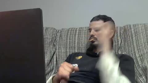 Snapshot of longnight5 chatting on 02.17.25 Alejandro Rulitos Twitter longnight55 Intagram 5longnight5 online show from 02.17.25