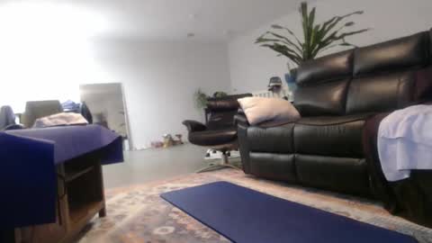 Snapshot of lookingtoplease100 chatting on 10.25.25 Sasha B. online show from 10.25.25