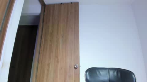 Mia Aniston online show from 04.15.26