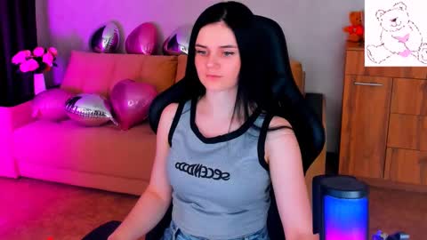 Lora Cain online show from 02.14.25