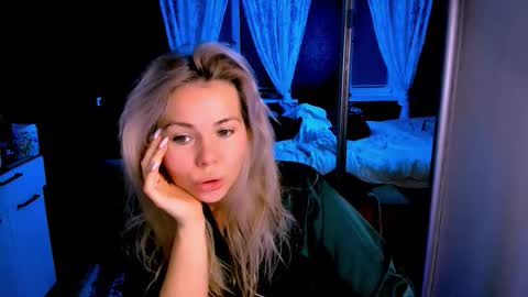 Lora online show from 11.17.25