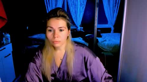 Lora online show from 11.25.25