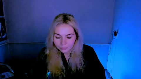 Lora online show from 04.20.26