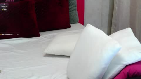 Snapshot of loradelniro1 chatting on 03.25.26 loradelniro1 online show from 03.25.26