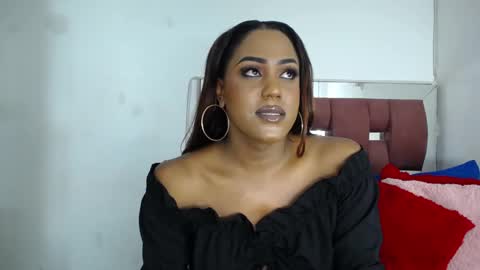 Loraine online show from 10.29.25