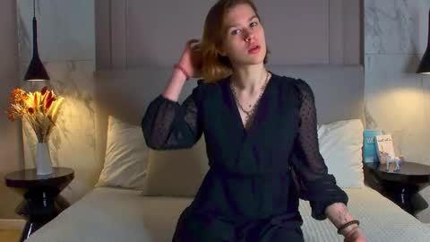 Snapshot of lorapuffs chatting on 10.26.25 Lora online show from 10.26.25