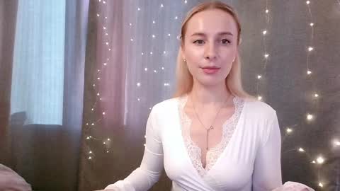 loravine online show from 04.04.26