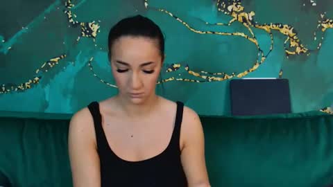 Miss online show from 02.04.25