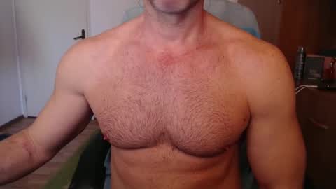 Snapshot of lordofyourdesires chatting on 01.05.25  A online show from 01.05.25