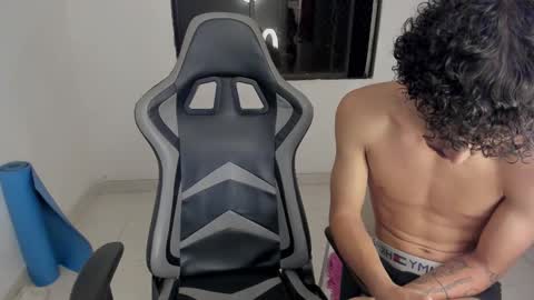Snapshot of lordpussy__ chatting on 10.18.25 lordpussy__ online show from 10.18.25