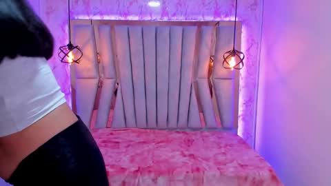 lorem_adams online show from 02.06.25