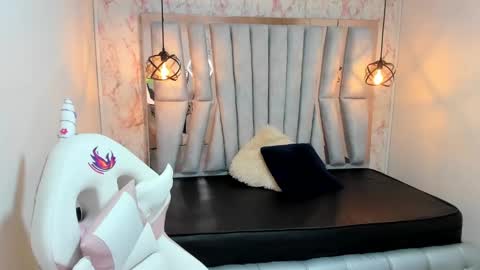 lorem_adams online show from 03.04.25