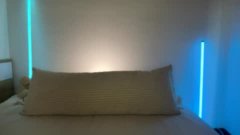 lorem_adams online show from 07.04.26