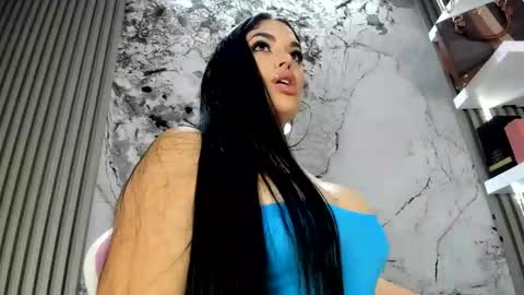 Doll Queen online show from 02.04.26