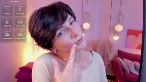 Snapshot of loren_daze chatting on 10.07.25 Loren online show from 10.07.25