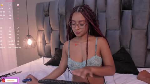 Lorena Vieira  online show from 02.23.25