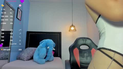 lorenadavies online show from 02.21.25