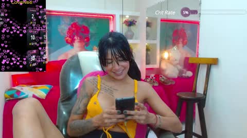 Snapshot of lorenapinto_ chatting on 01.23.25 lore online show from 01.23.25