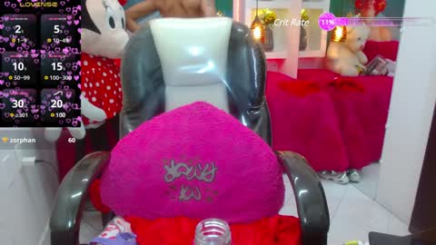 Snapshot of lorenapinto_ chatting on 02.08.25 lore online show from 02.08.25