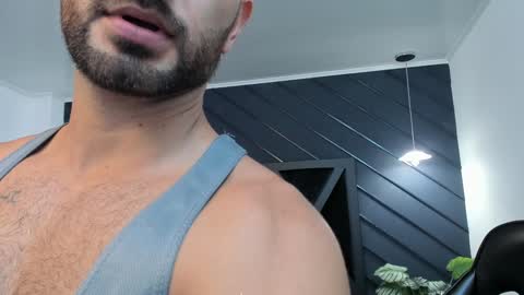  L O R E N Z O  Thumbs Up help  online show from 01.08.25