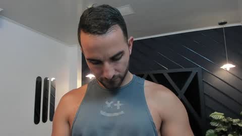  L O R E N Z O  Thumbs Up help  online show from 01.14.25