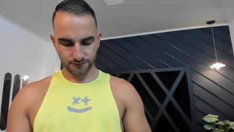  L O R E N Z O  Thumbs Up help  online show from 01.21.25