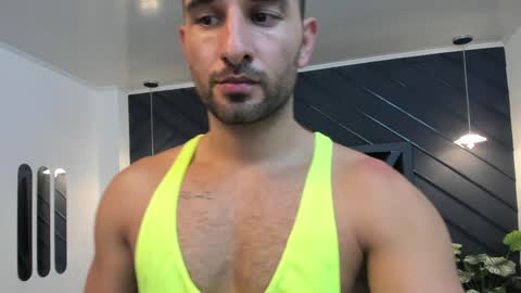  L O R E N Z O  Thumbs Up help  online show from 02.06.25