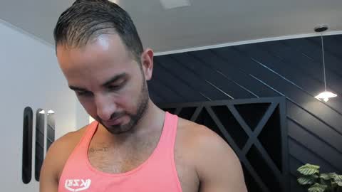  L O R E N Z O  Thumbs Up help  online show from 02.07.25