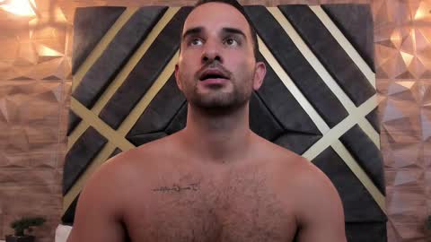  L O R E N Z O  Thumbs Up help  online show from 02.19.25