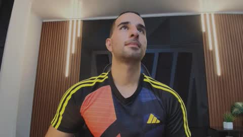  L O R E N Z O  Thumbs Up help  online show from 01.12.26