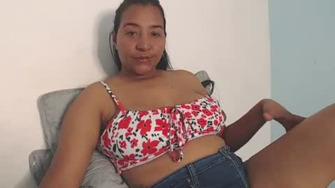 Snapshot of loretta_ chatting on 06.24.26 Loretta Gmez online show from 06.24.26