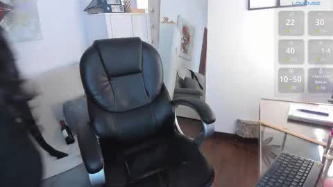 Snapshot of loretta_fraser chatting on 02.24.26 loretta_fraser online show from 02.24.26