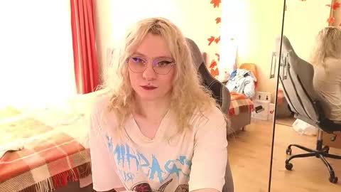 Lori -----------------------------------    online show from 10.02.25