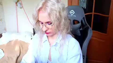 Lori -----------------------------------    online show from 07.22.26