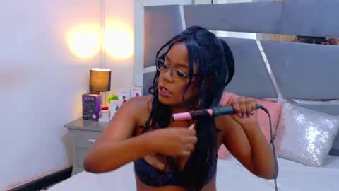 lorraine_johnson online show from 05.25.26