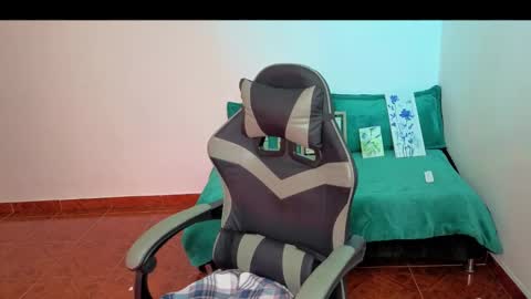 lory__05 online show from 10.10.25