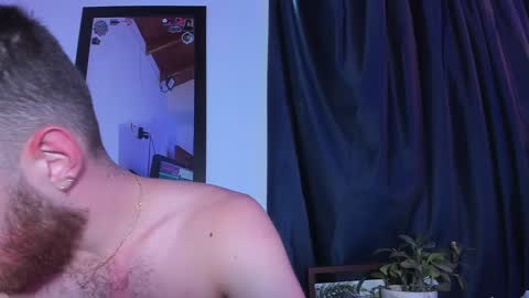 Snapshot of los_juanes chatting on 12.11.24 JUAN JUAN online show from 12.11.24