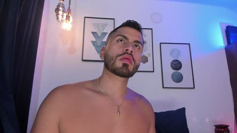 Snapshot of los_juanes chatting on 01.02.25 JUAN JUAN online show from 01.02.25