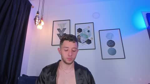 Snapshot of los_juanes chatting on 01.03.25 JUAN JUAN online show from 01.03.25