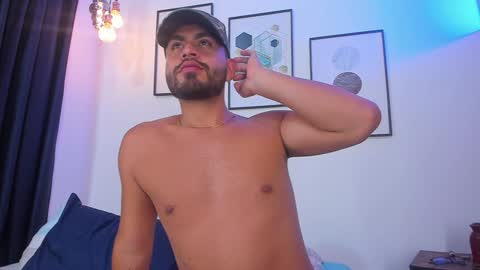 Snapshot of los_juanes chatting on 01.09.25 JUAN JUAN online show from 01.09.25