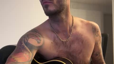 Snapshot of loudini_ chatting on 10.25.25 lewyay online show from 10.25.25