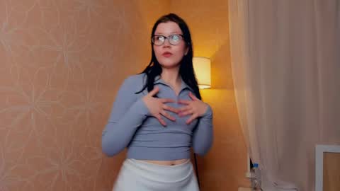 Snapshot of louellamc chatting on 03.02.26 Blondel online show from 03.02.26