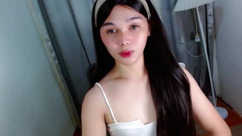 Snapshot of louilalicious chatting on 11.01.25 louilalicious online show from 11.01.25