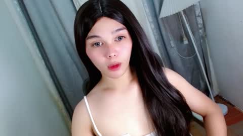 Snapshot of louilalicious chatting on 11.05.25 louilalicious online show from 11.05.25