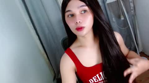 Snapshot of louilalicious chatting on 11.06.25 louilalicious online show from 11.06.25